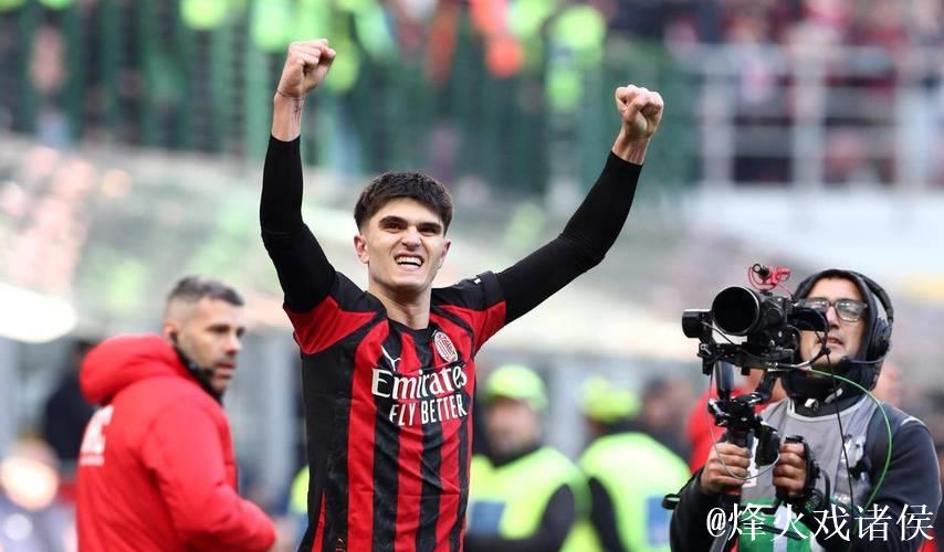 小将双响比肩马尔蒂尼，拉比奥特抢攻葬送胜局，AC米兰2-2萨索洛
