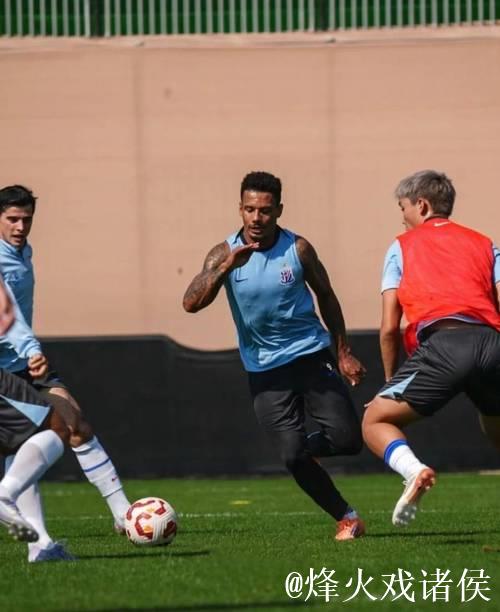 新赛季锋线升级?继J联赛银靴拉唐后,申花再签英冠强力中锋盖伊 新赛季锋线升级?继J联赛银靴拉唐后,申花再签英冠强力中锋盖伊